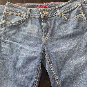 Brand new Wrangler 9/10 jeans
